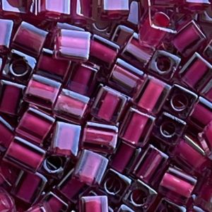 Square 4mm Transparent Color Lined Pink-Red