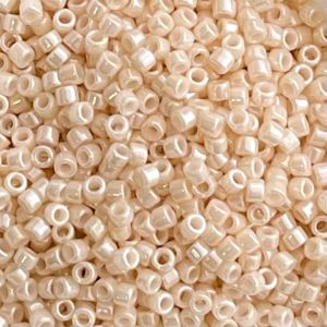 Treasure Opaque Lt Beige Luster