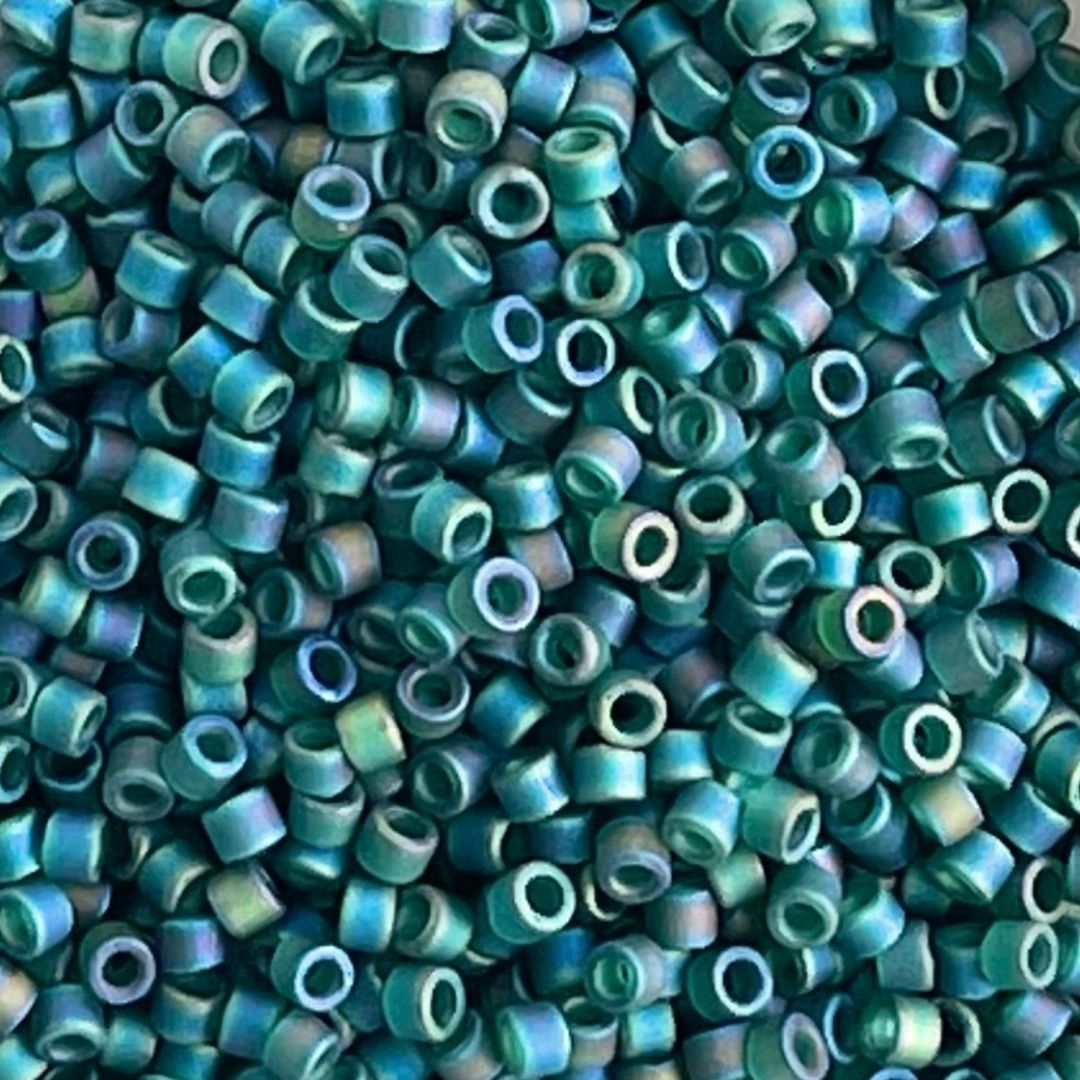 Delica Bead Matte Transparent Emerald AB: imagen 1