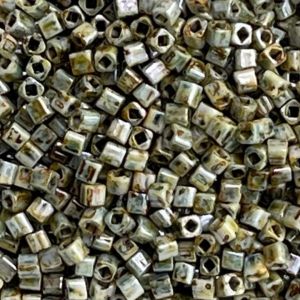 Toho Cube 1,5mm HYBRID Luster Opaque-Transparent Green