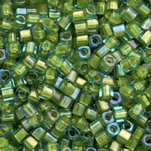 Toho Cube 1,5mm Opaque Yellow Lined Aqua